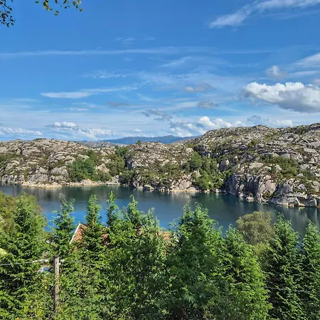 Feriehus Amazing In With Wifi