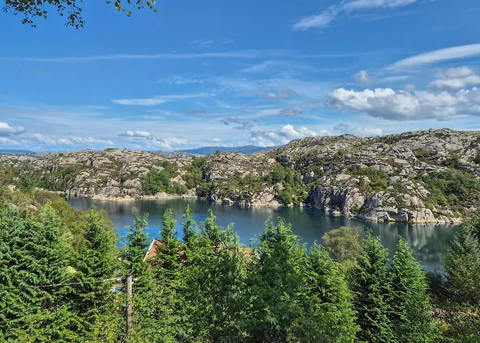 Feriehus Amazing In With Wifi